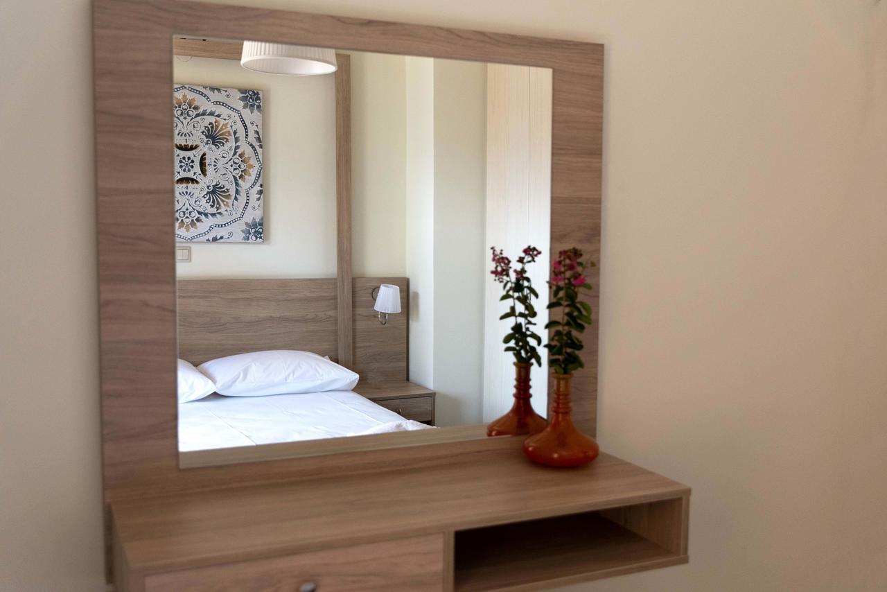 Plumi City Apartments Chania  Exteriör bild